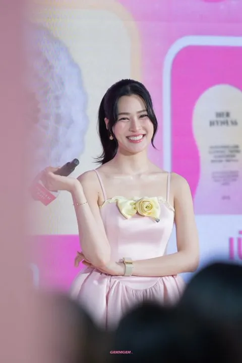 Photo from Her Hyness: Love Blooms in Marshmallow World